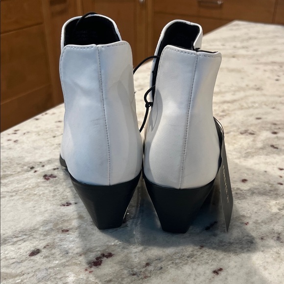 Forever 21 White Pointed Ankle Boots - Picture 3 of 4